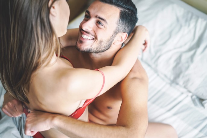 Креативні способи додати іскру до побутових стосунків